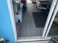 Katamaran kanggo didol