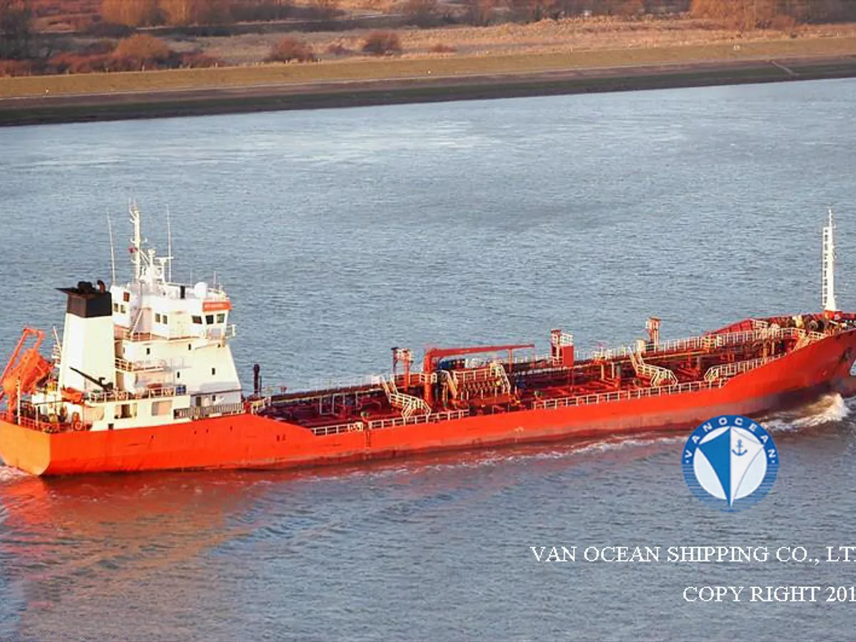 Kapal tanker minyak/bahan kimia kanggo didol