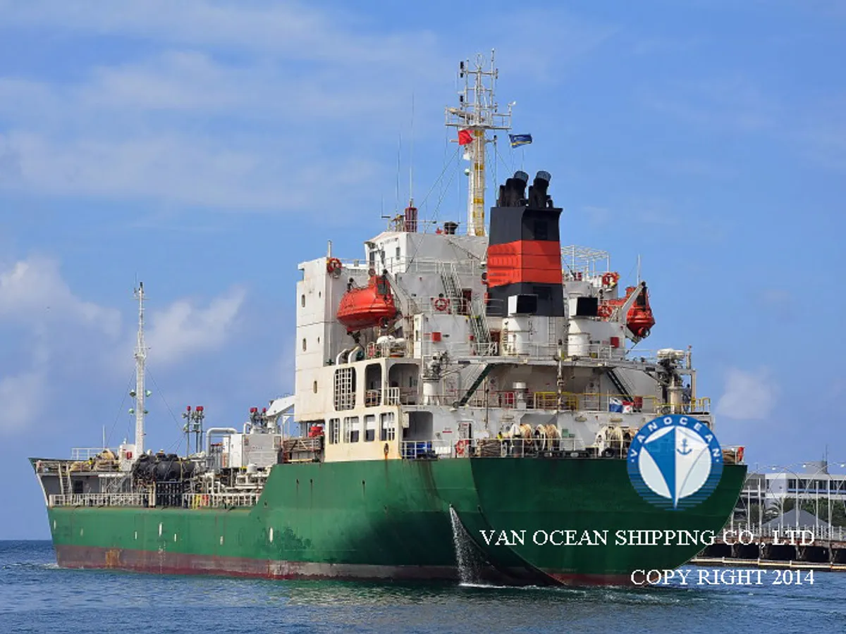 Kapal tanker minyak/bahan kimia kanggo didol