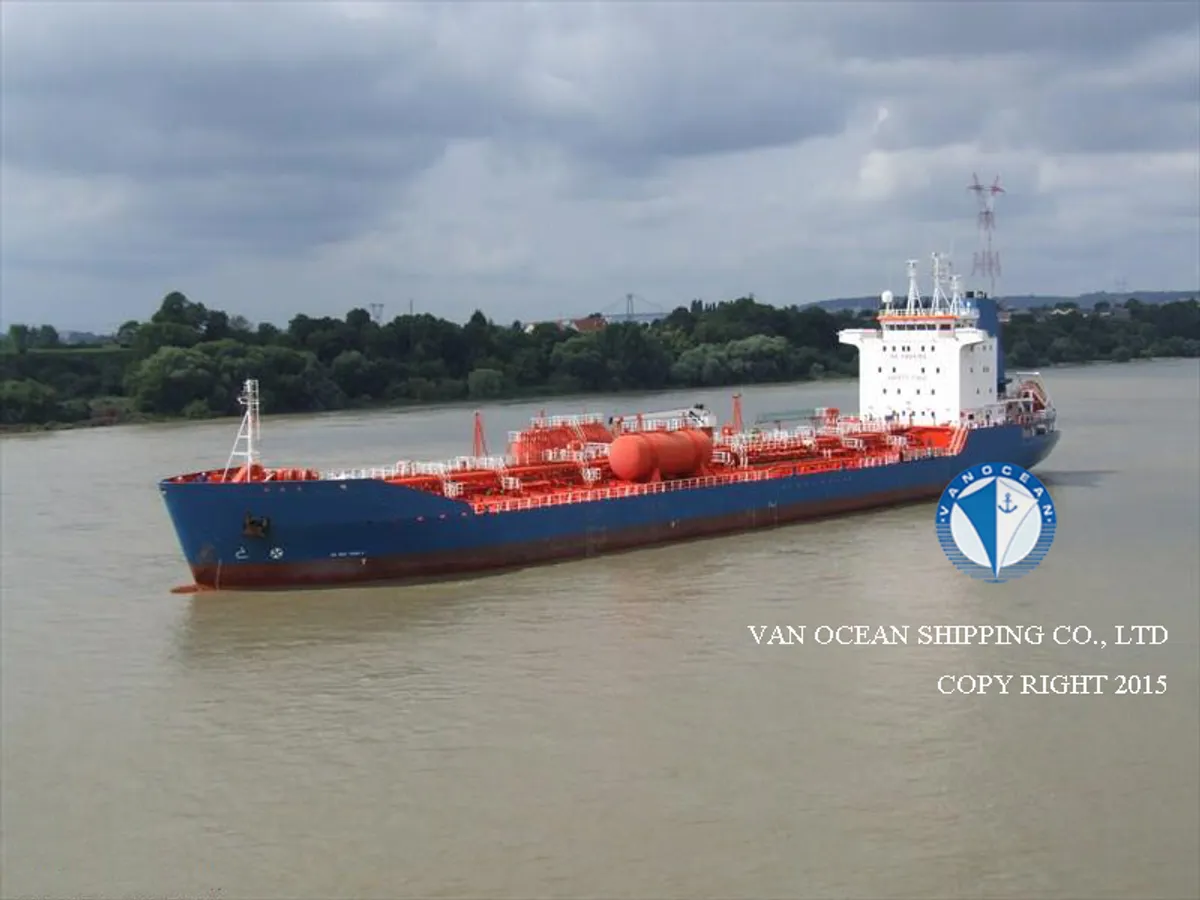 Kapal tanker minyak/bahan kimia kanggo didol