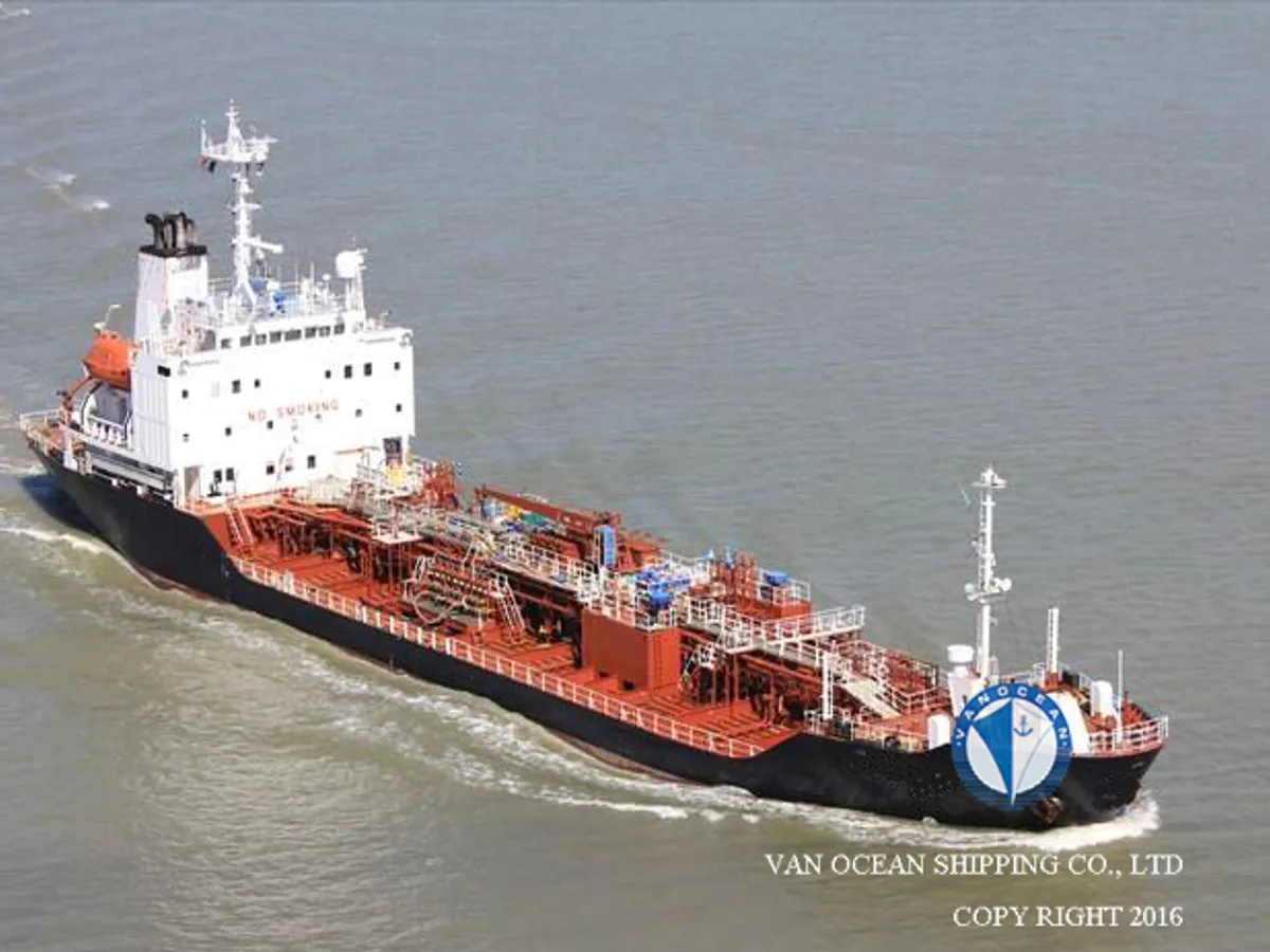 Kapal tanker minyak/bahan kimia kanggo didol