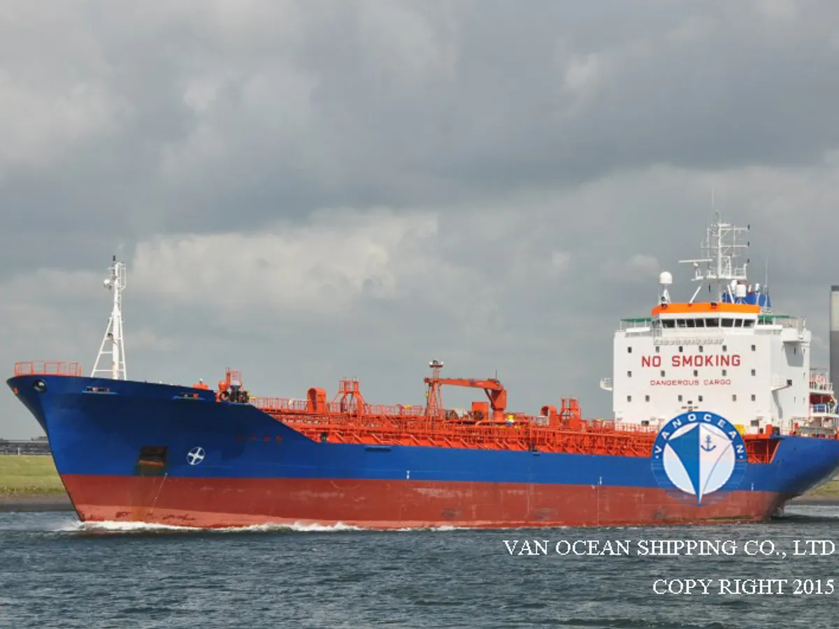 Kapal tanker minyak/bahan kimia kanggo didol