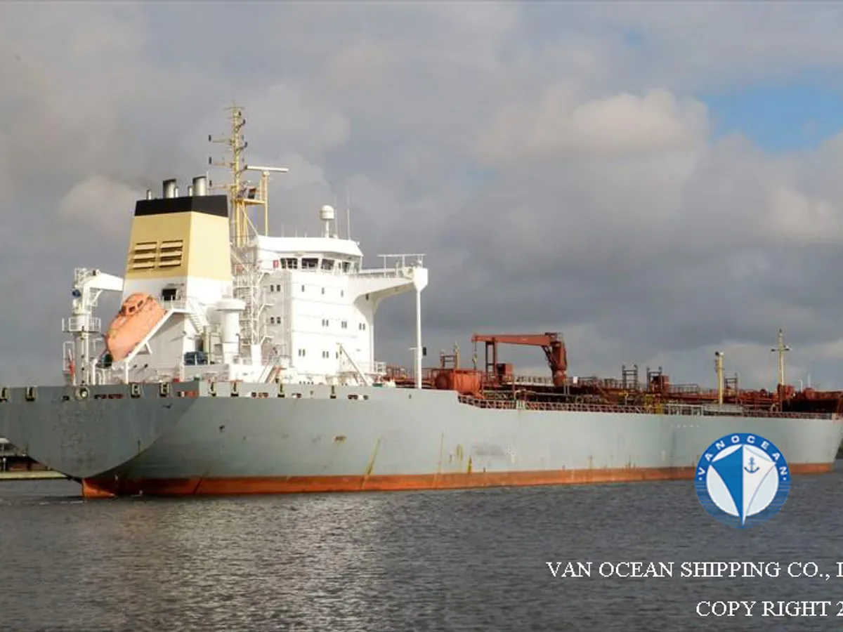 Kapal tanker minyak/bahan kimia kanggo didol