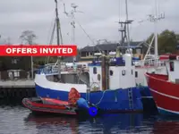 Kapal trawler berkas kanggo didol