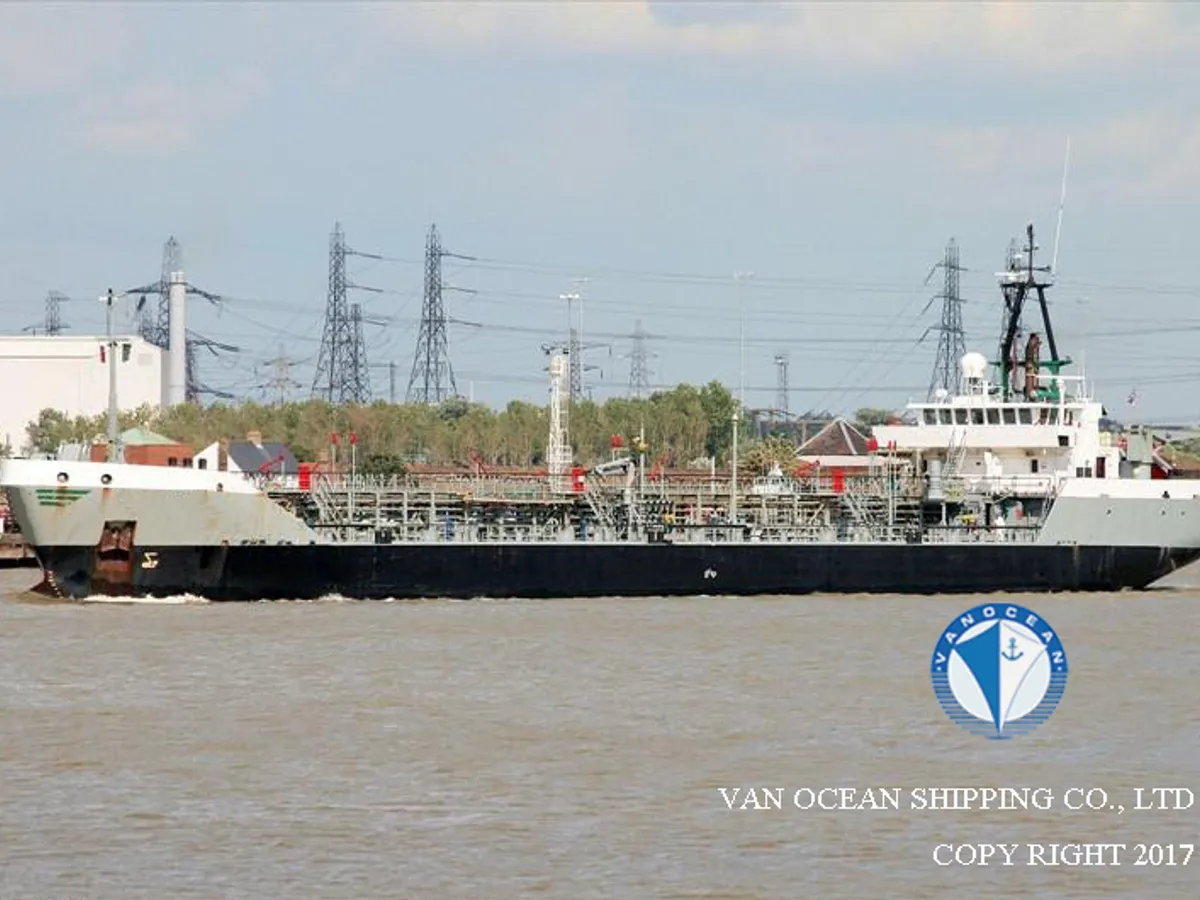 Kapal tanker minyak/bahan kimia kanggo didol