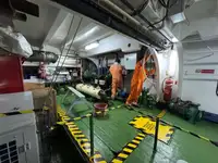 Kapal kontainer kanggo didol