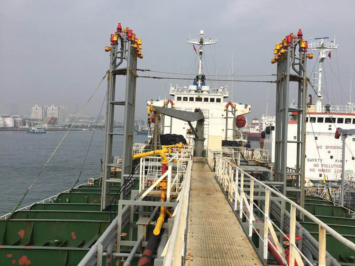Kapal tanker minyak/bahan kimia kanggo didol