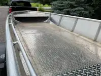 Kapal kerja kanggo didol