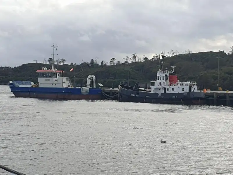 Kapal kerja kanggo didol