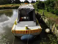 Kapal kerja kanggo didol