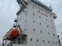 Kapal kontainer kanggo didol