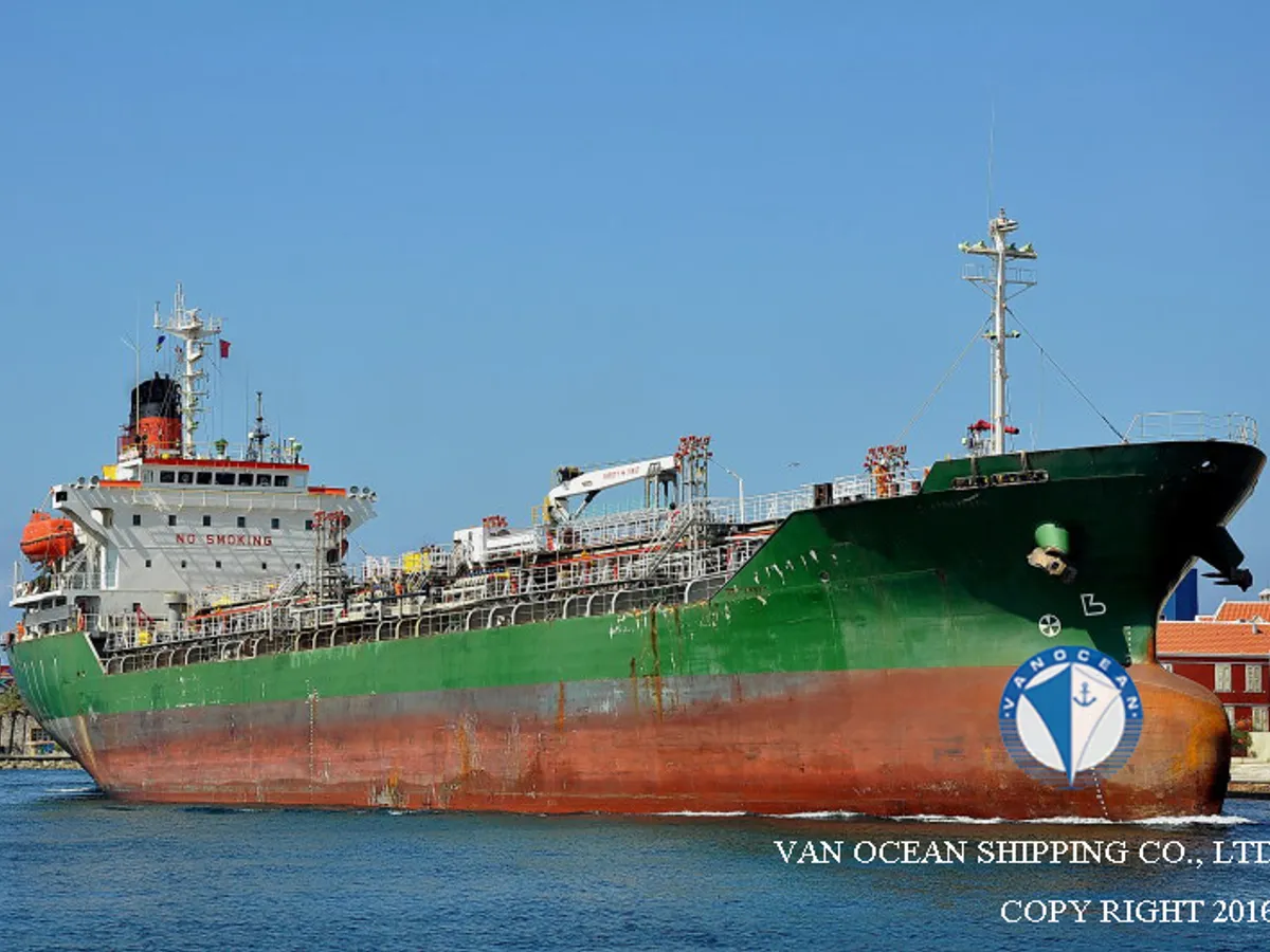 Kapal tanker minyak/bahan kimia kanggo didol