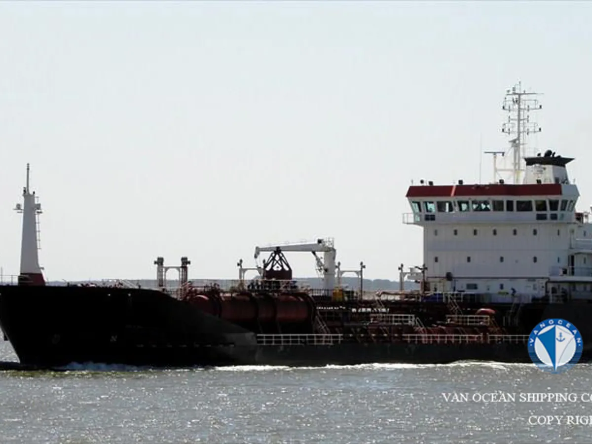 Kapal tanker minyak/bahan kimia kanggo didol