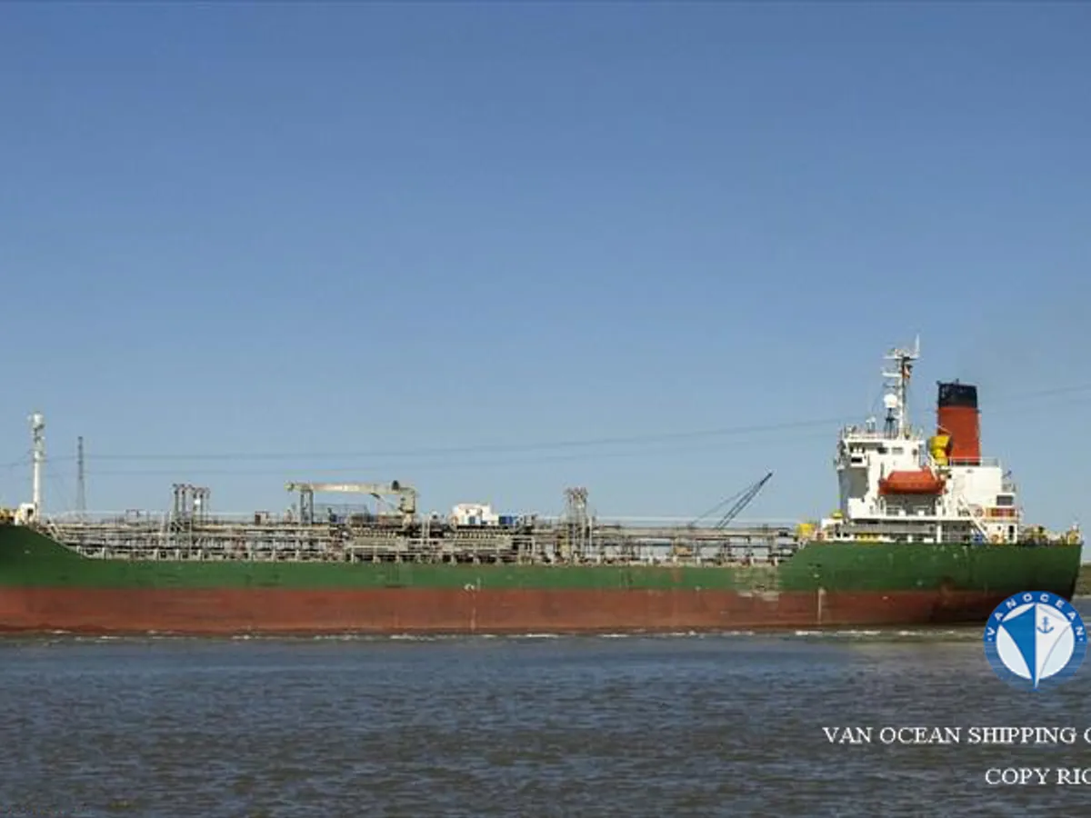 Kapal tanker minyak/bahan kimia kanggo didol