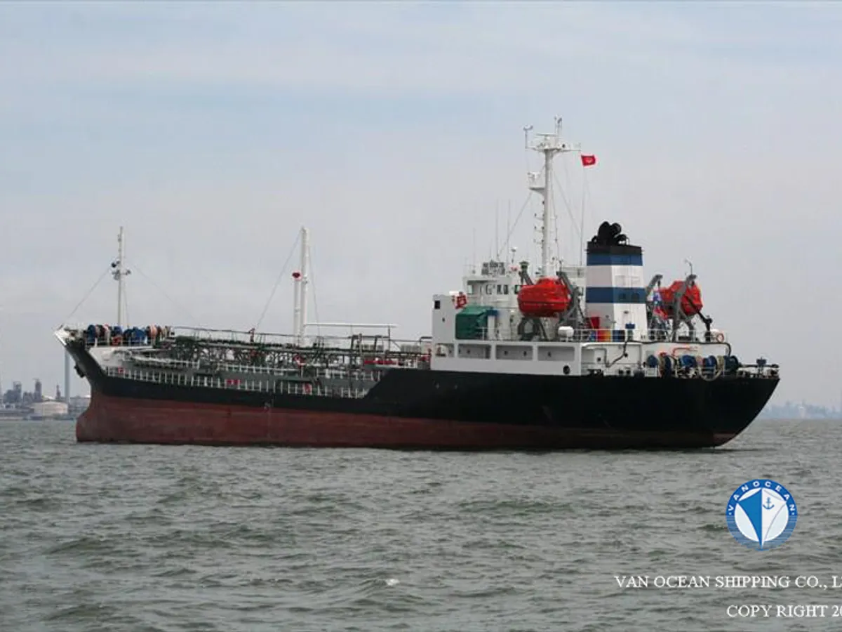 Kapal tanker minyak/bahan kimia kanggo didol