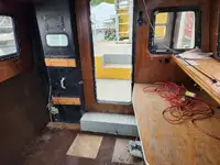 Kapal kerja kanggo didol