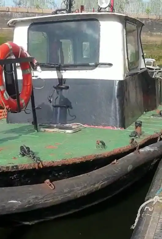 Kapal kerja kanggo didol