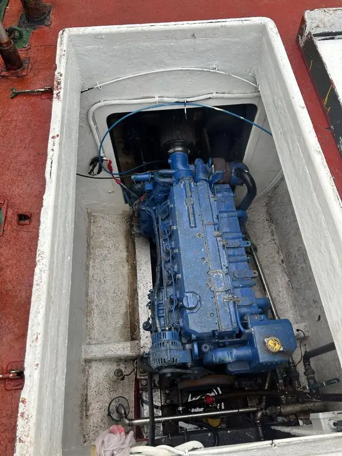 Kapal kerja kanggo didol