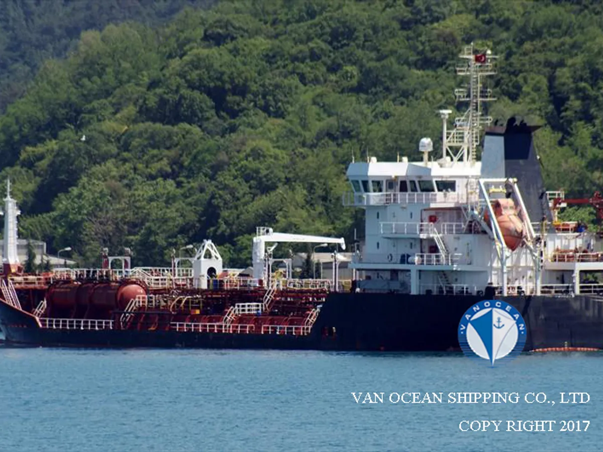 Kapal tanker minyak/bahan kimia kanggo didol