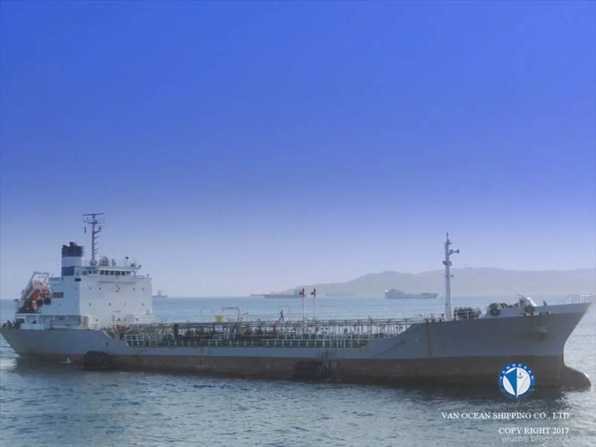 Kapal tanker minyak/bahan kimia kanggo didol