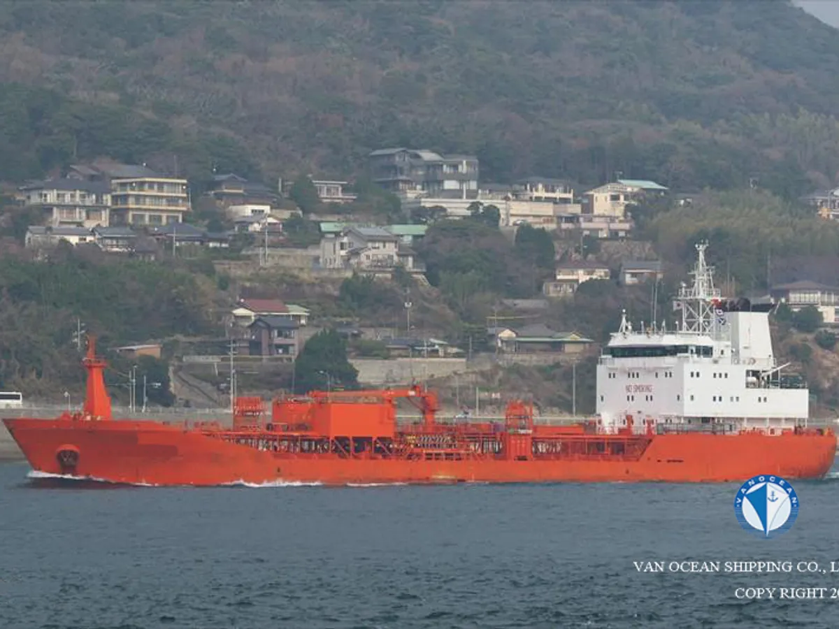 Kapal tanker minyak/bahan kimia kanggo didol