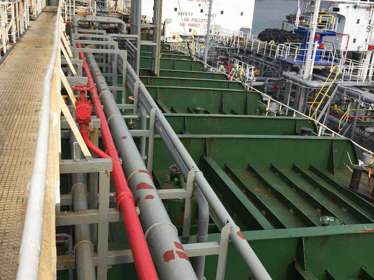 Kapal tanker minyak/bahan kimia kanggo didol