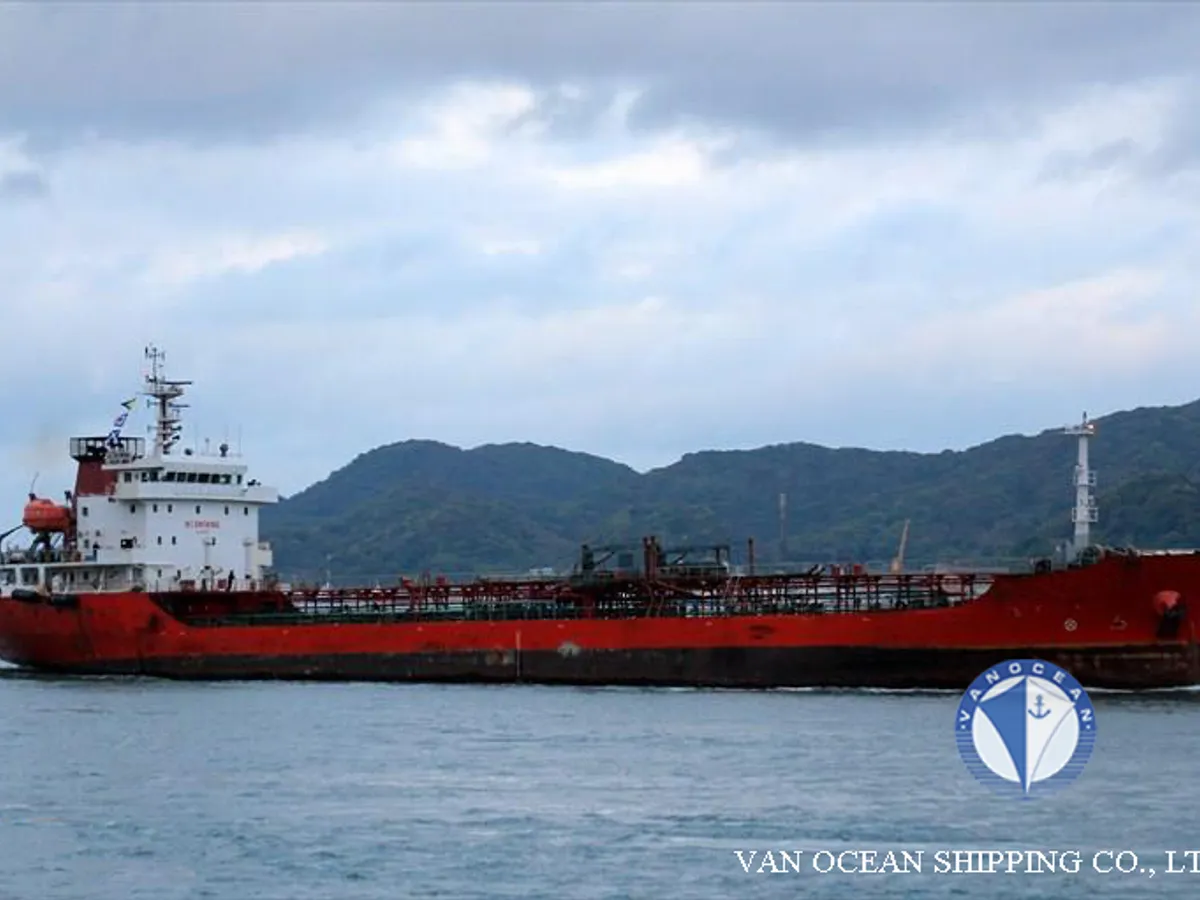 Kapal tanker minyak/bahan kimia kanggo didol