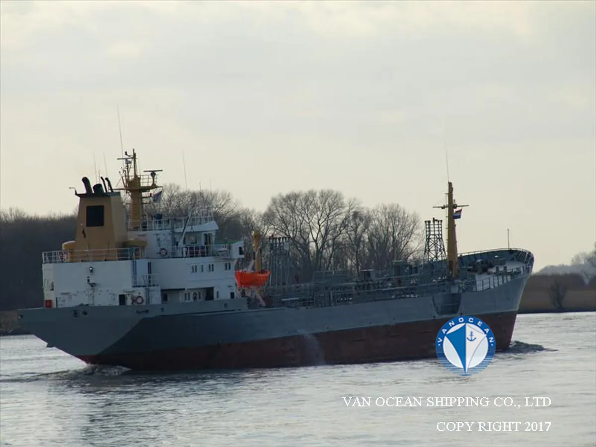 Kapal tanker minyak/bahan kimia kanggo didol