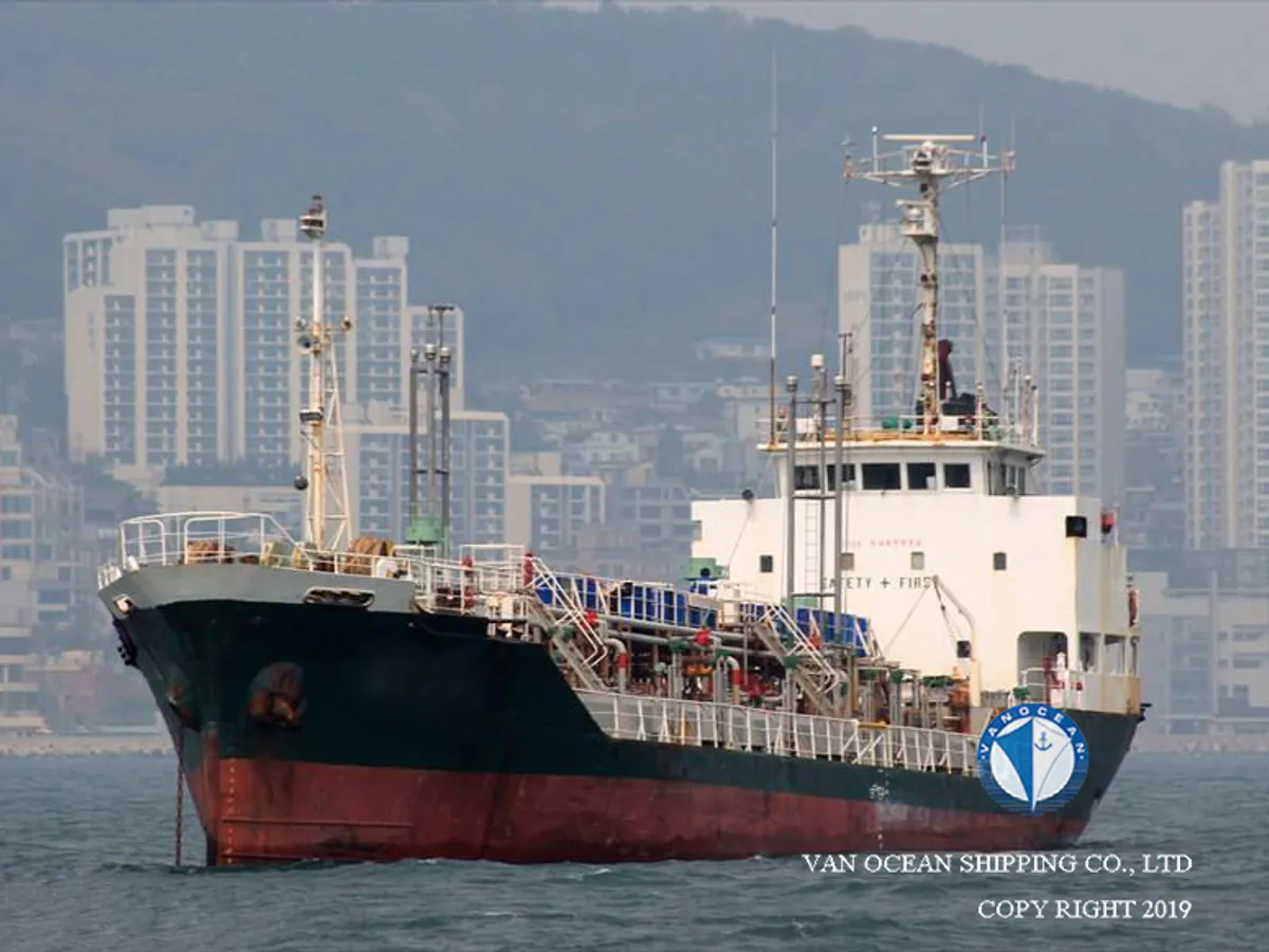 Kapal tanker minyak/bahan kimia kanggo didol