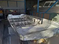 Kapal kerja kanggo didol