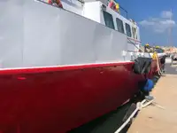Kapal kontainer kanggo didol