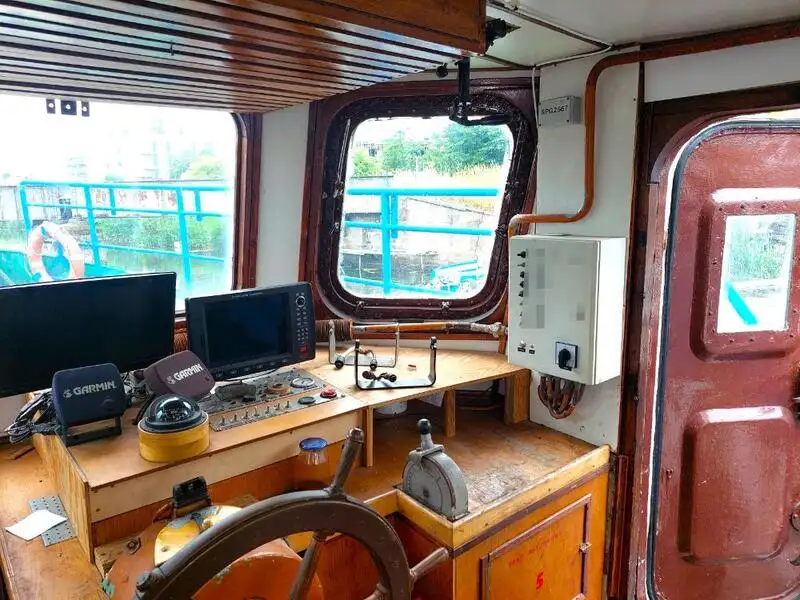 Kapal kerja kanggo didol