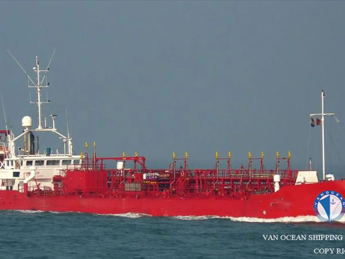 Kapal tanker minyak/bahan kimia kanggo didol