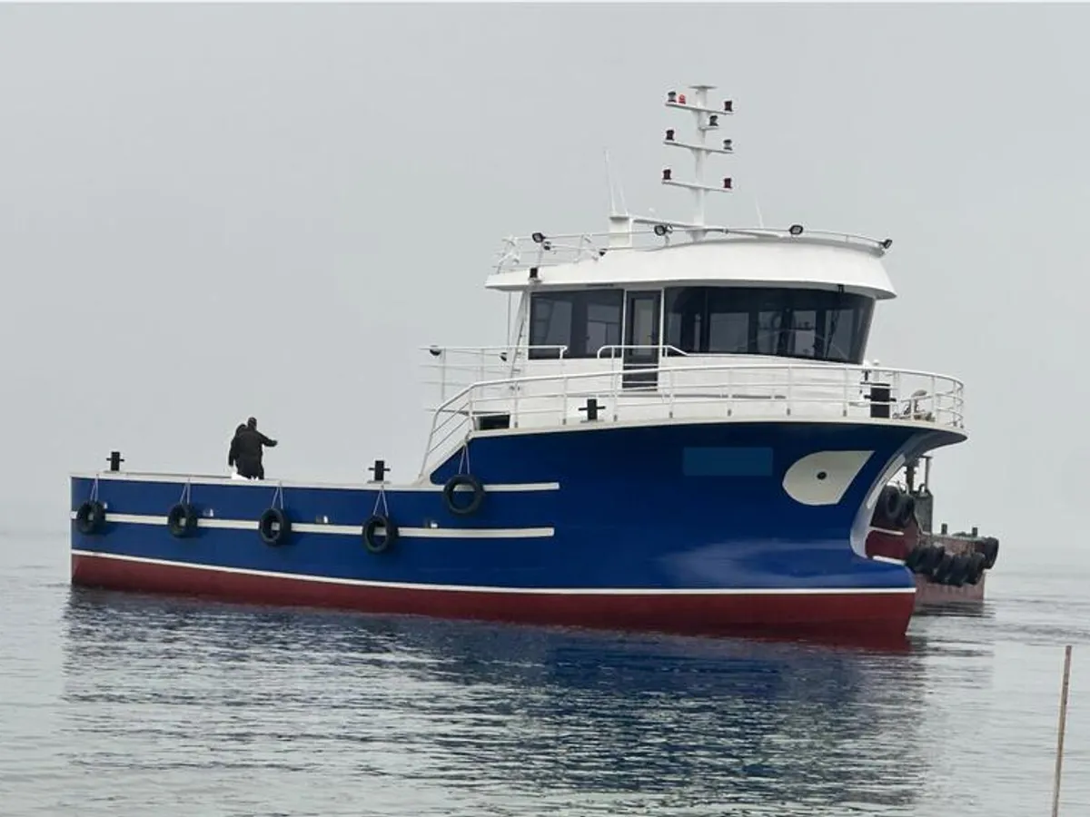 Kapal kerja kanggo didol