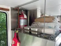 Katamaran kanggo didol