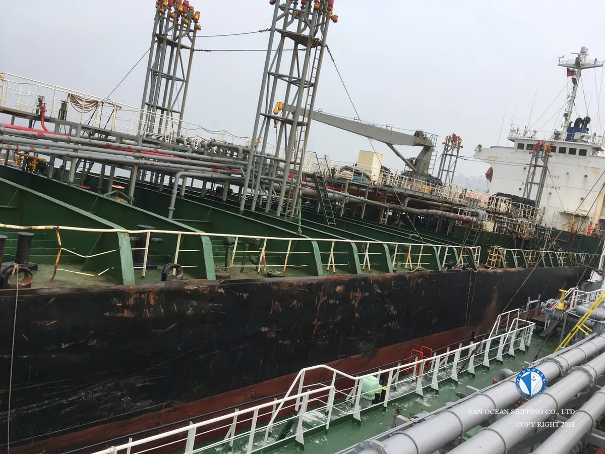 Kapal tanker minyak/bahan kimia kanggo didol