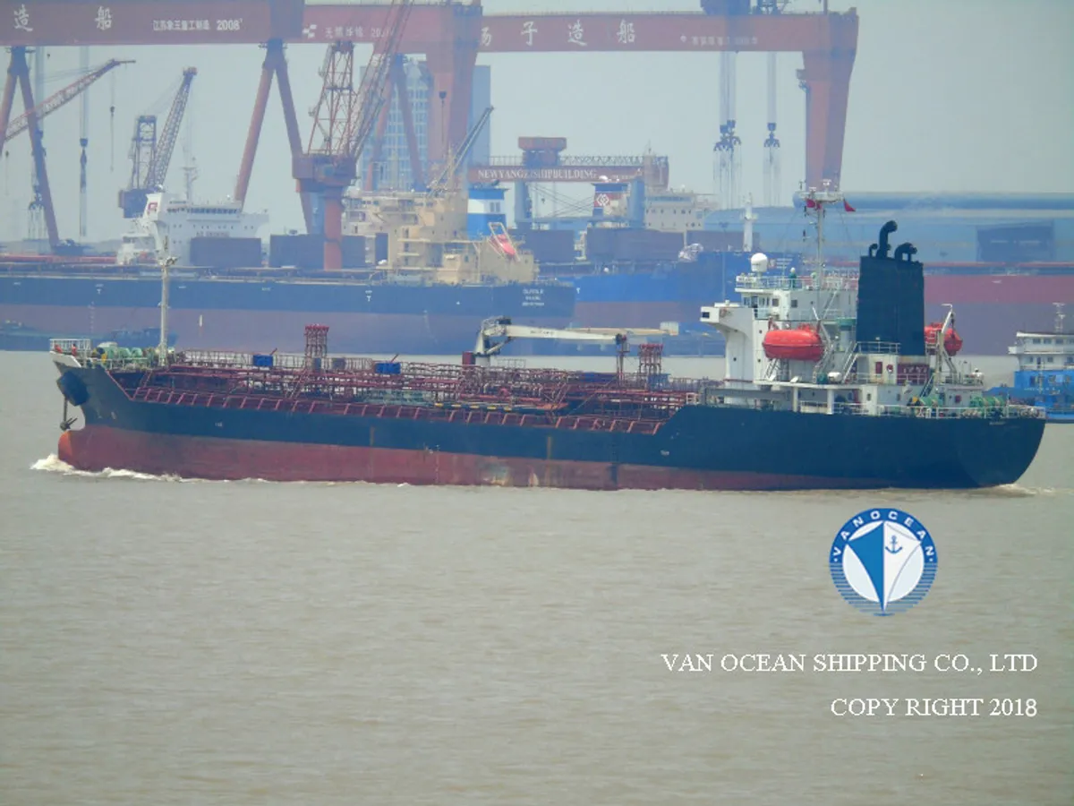 Kapal tanker minyak/bahan kimia kanggo didol