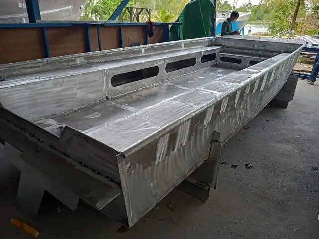 Kapal kerja kanggo didol