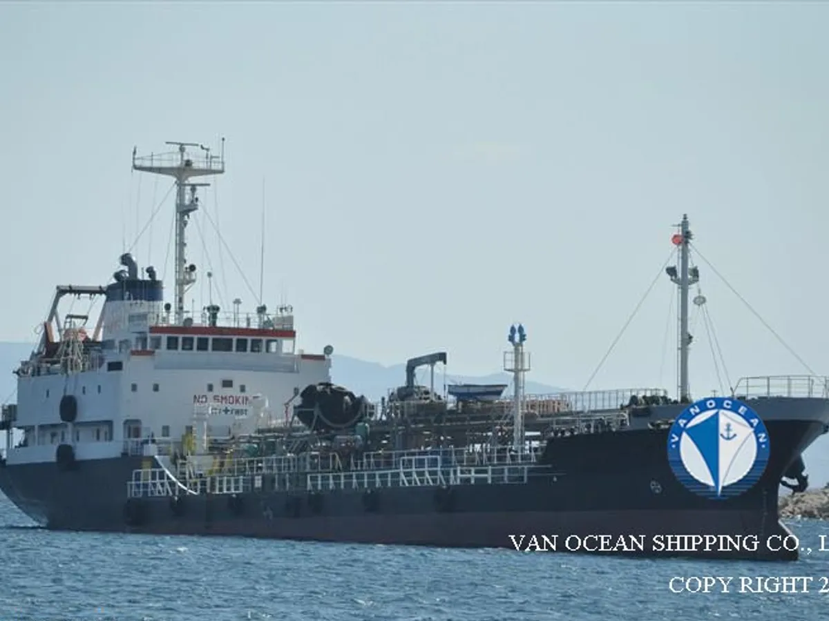 Kapal tanker minyak/bahan kimia kanggo didol