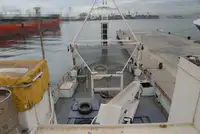 Kapal kerja kanggo didol