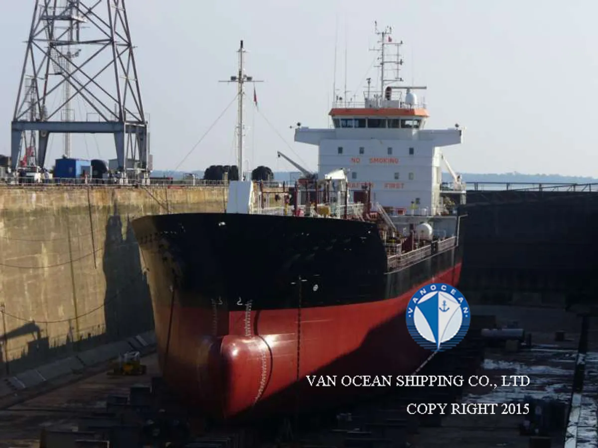 Kapal tanker minyak/bahan kimia kanggo didol