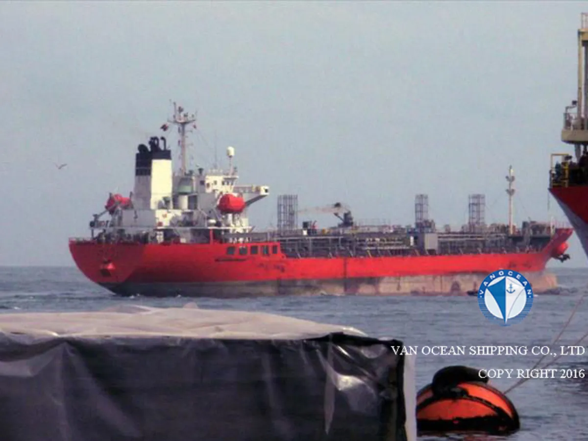 Kapal tanker minyak/bahan kimia kanggo didol