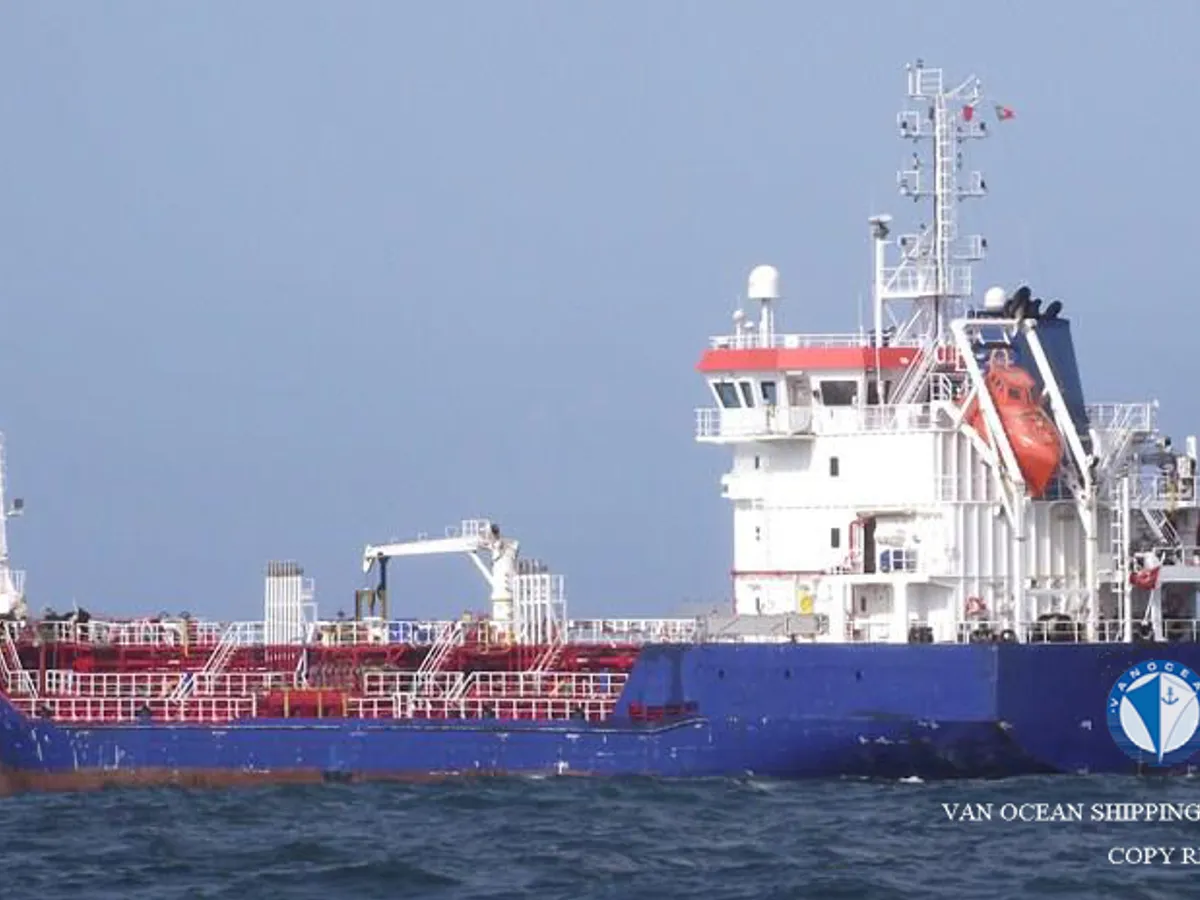 Kapal tanker minyak/bahan kimia kanggo didol