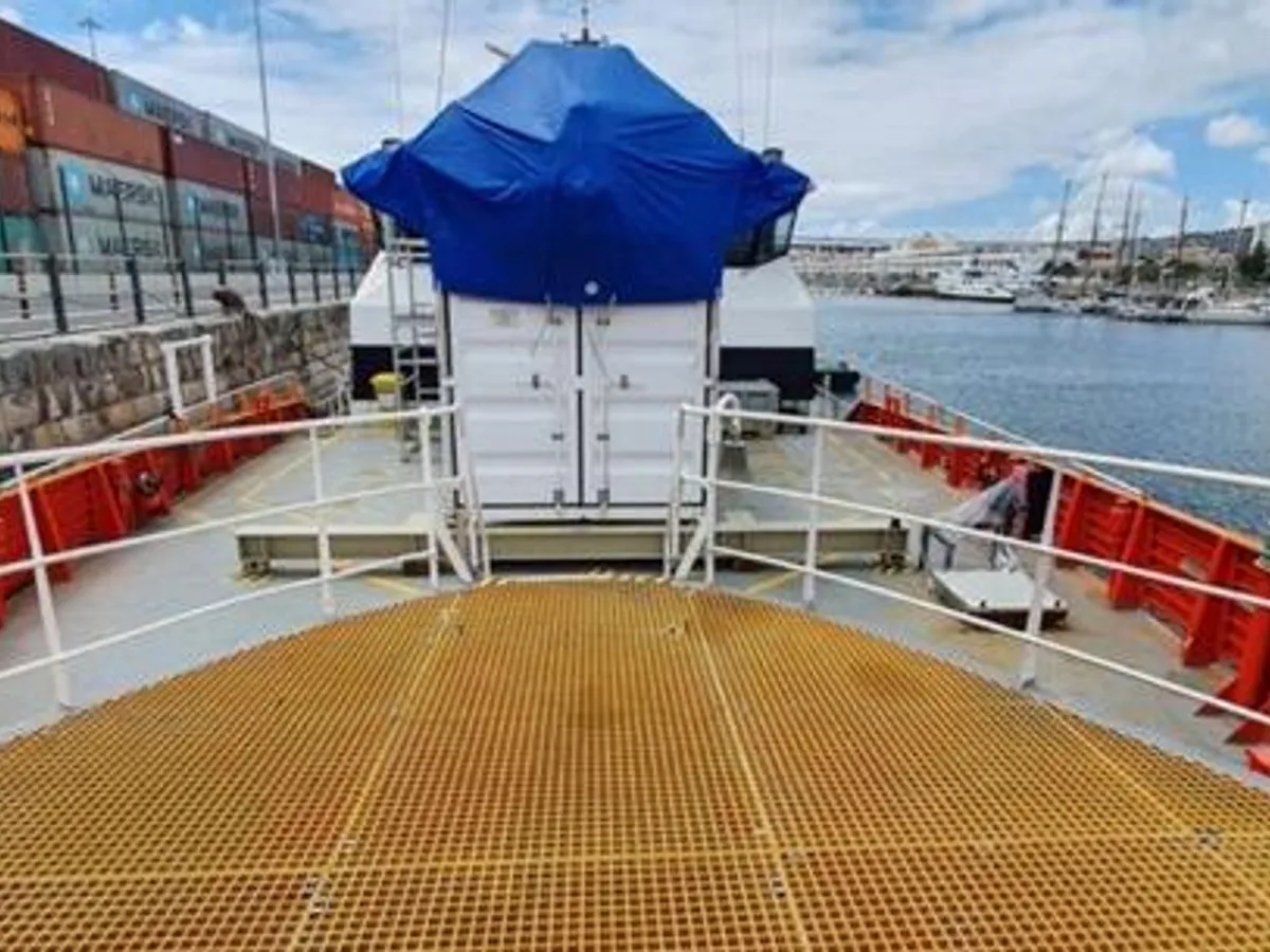 Kapal kerja kanggo didol
