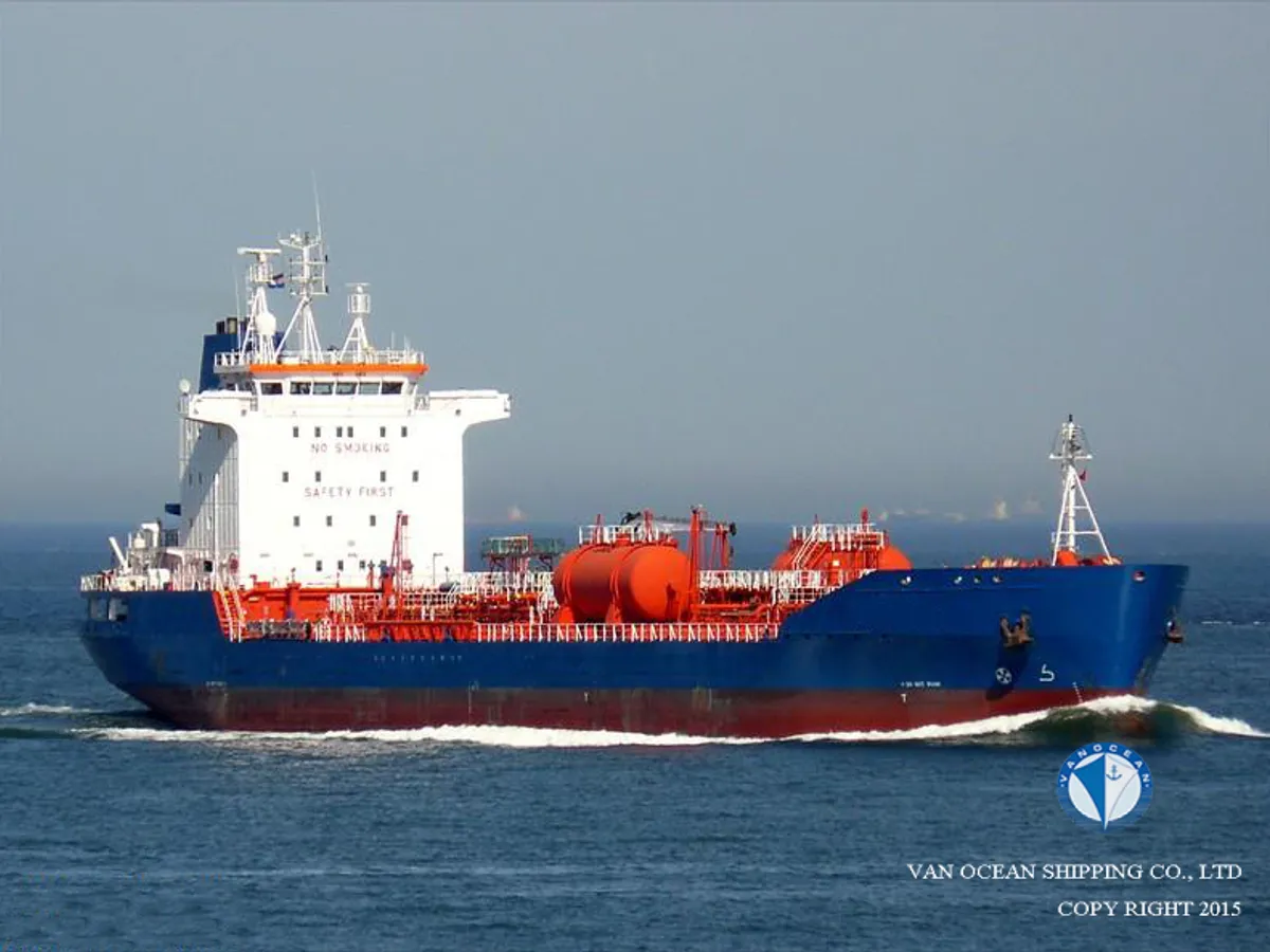Kapal tanker minyak/bahan kimia kanggo didol