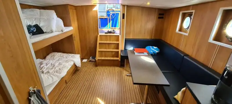 Kapal tanker minyak/bahan kimia kanggo didol