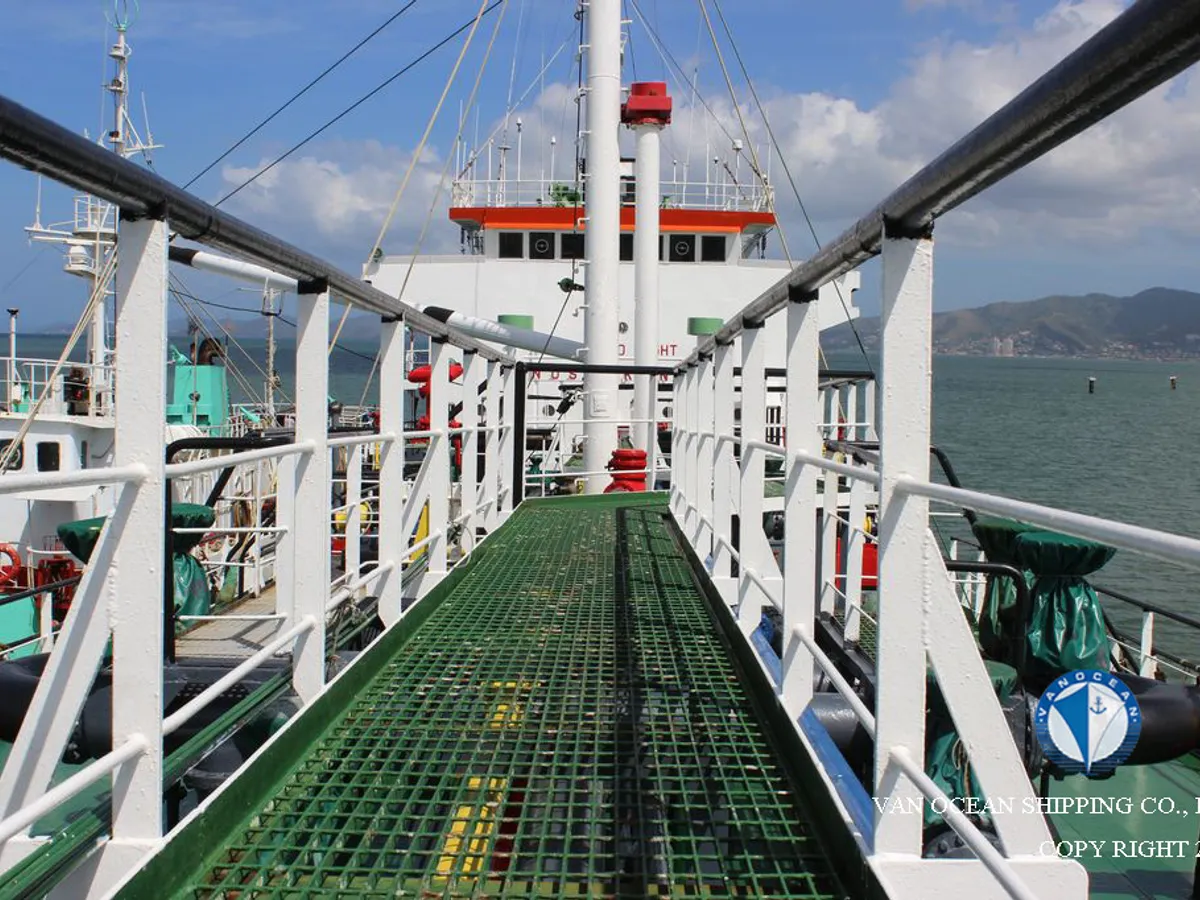 Kapal tanker minyak/bahan kimia kanggo didol