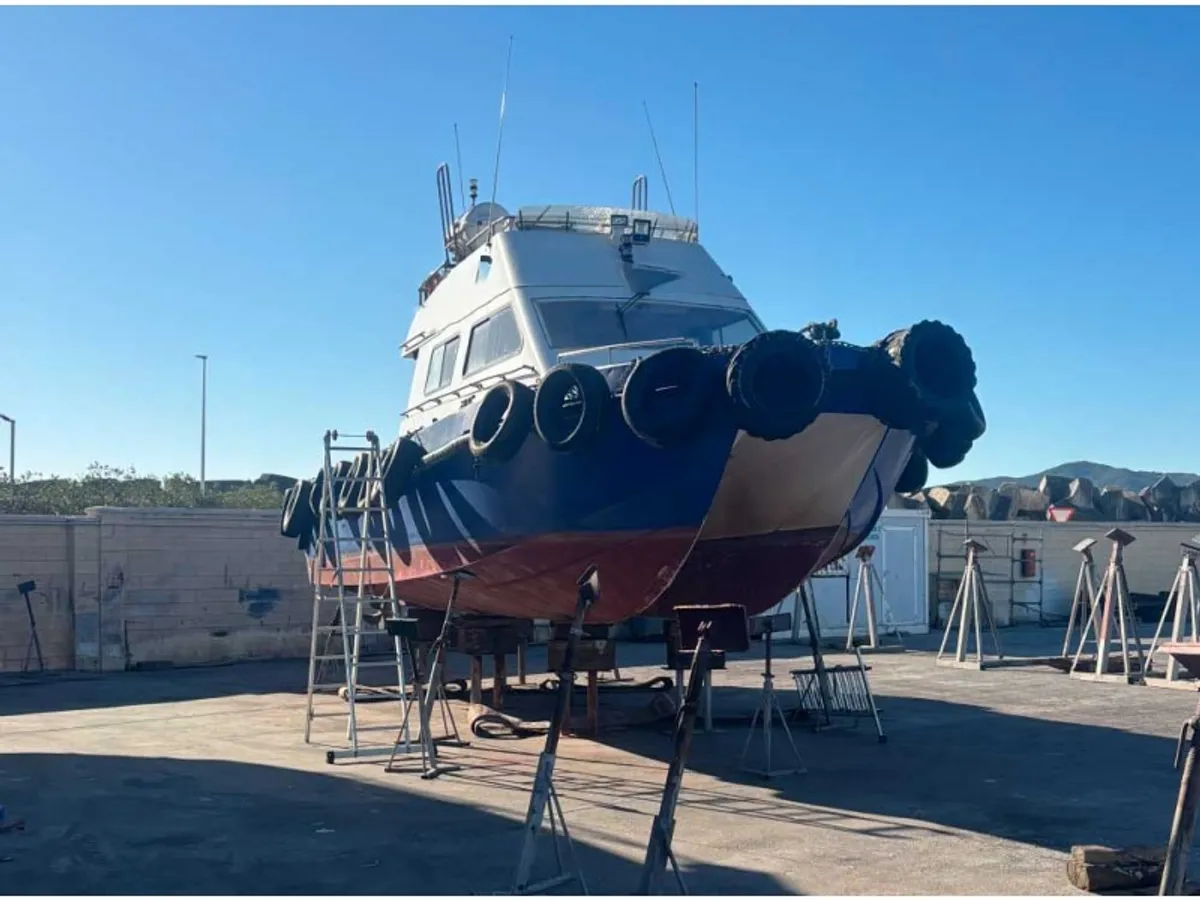 Kapal kerja kanggo didol