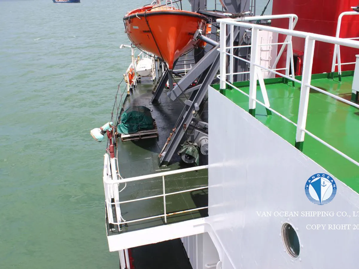 Kapal tanker minyak/bahan kimia kanggo didol