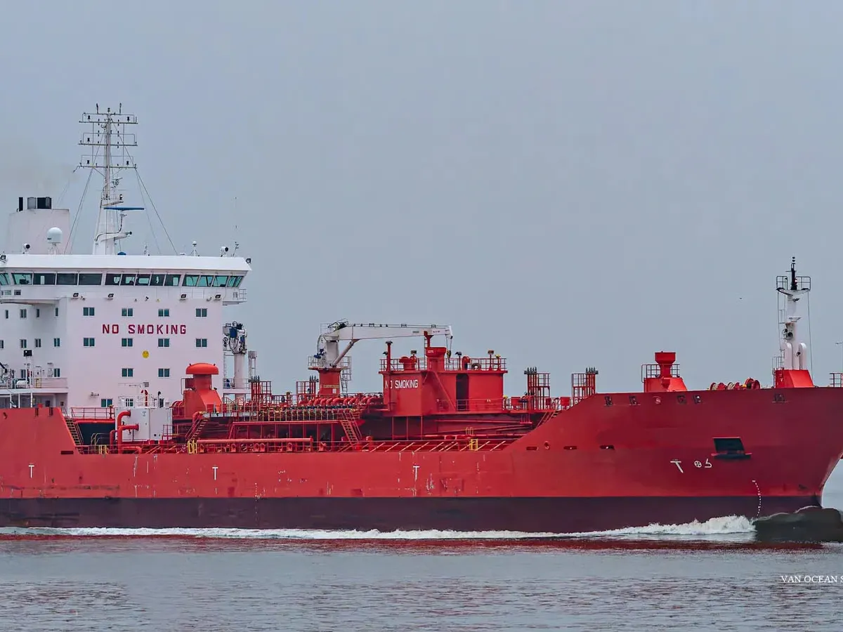 Kapal tanker minyak/bahan kimia kanggo didol